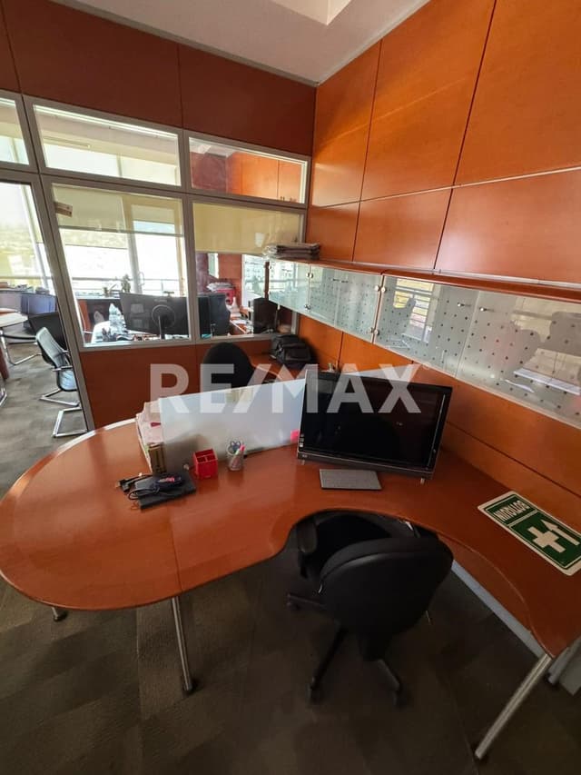 Renta de Oficina Comercial en Centro Sur, Querétaro, Qro