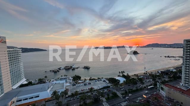 Penthouse en venta en vista condesa Acapulco, con vista al mar - alberca y ubicacion muy cerca de la costera