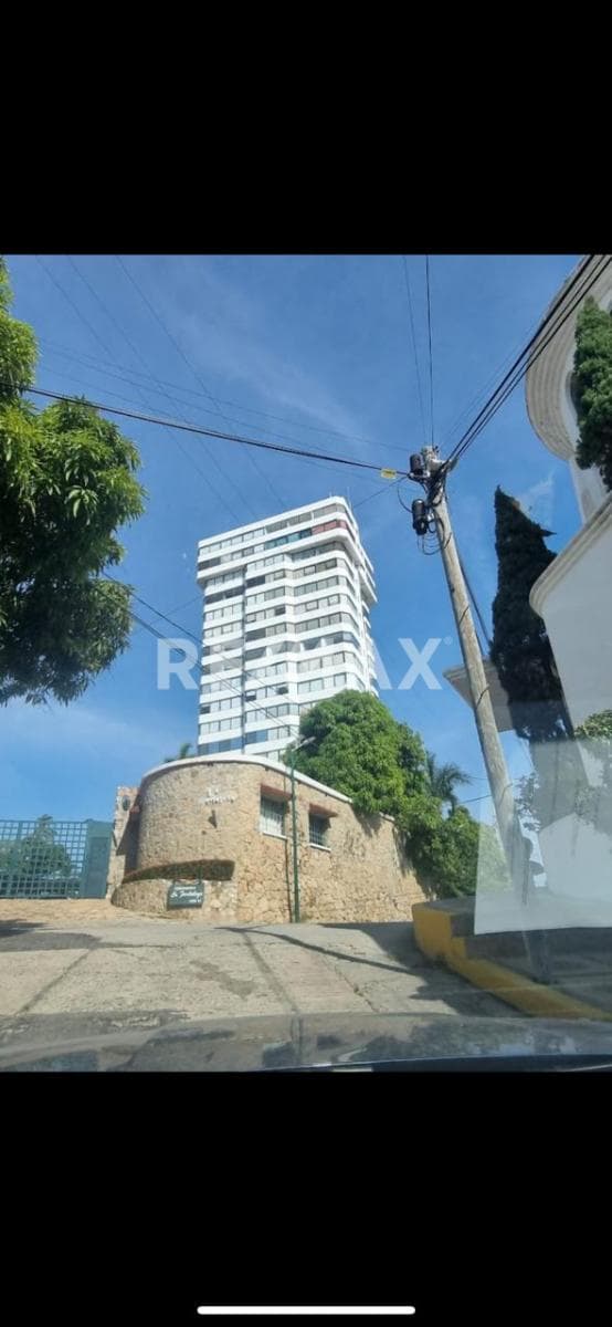 Departamento en piso 7 en la Fortaleza Acapulco