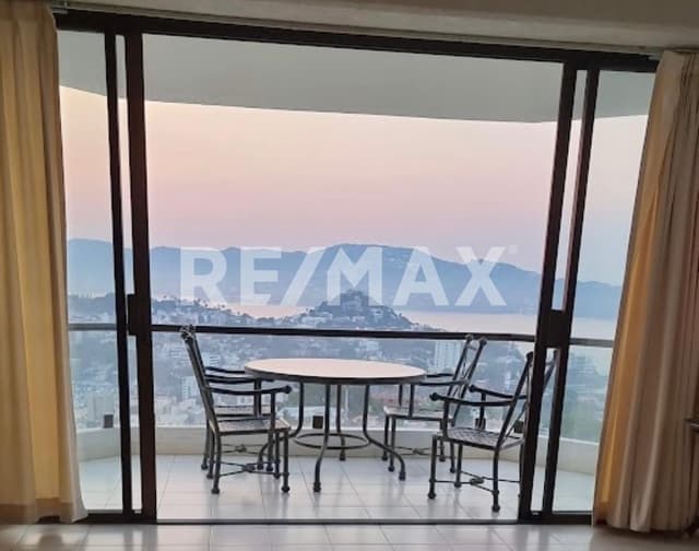 Departamento en piso 7 en la Fortaleza Acapulco