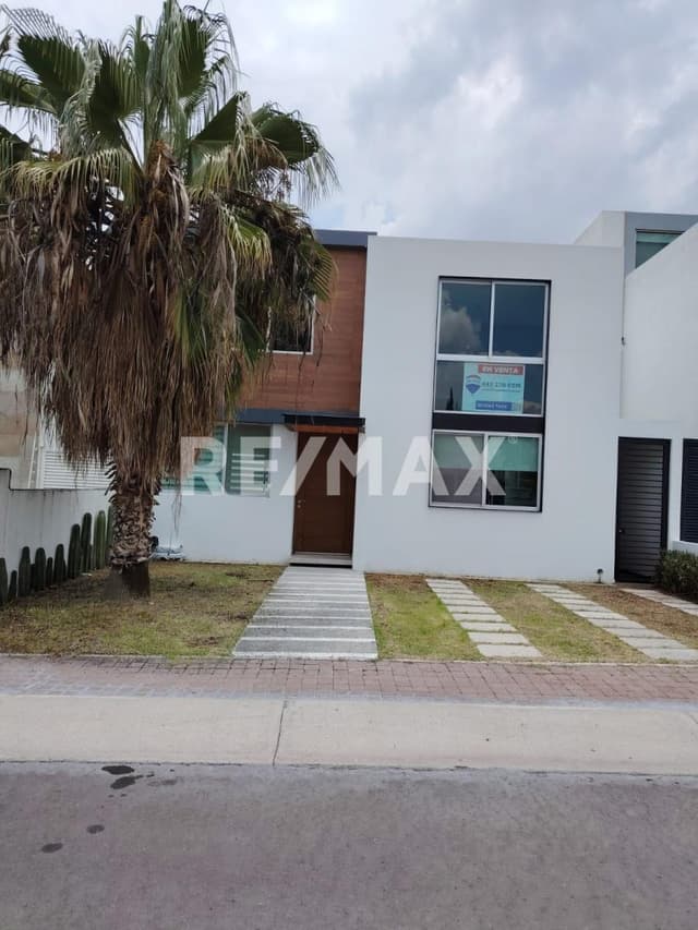 VENTA DE CASA EN EL REFUGIO CON RECAMARA EN PLANTA BAJA