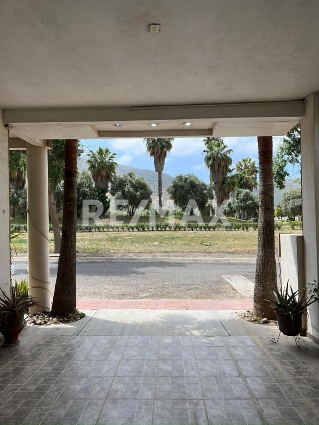 PRECIOSA CASA EN VENTA CON ACCESO CONTROLADO BAJA COUNTRY CLUB