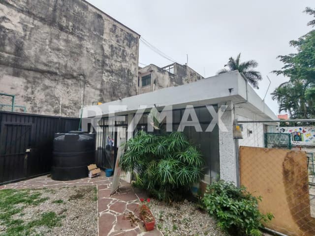 Venta de casa a precio de terreno, Col. Centro de Cuernavaca, Morelos...Clave 5763