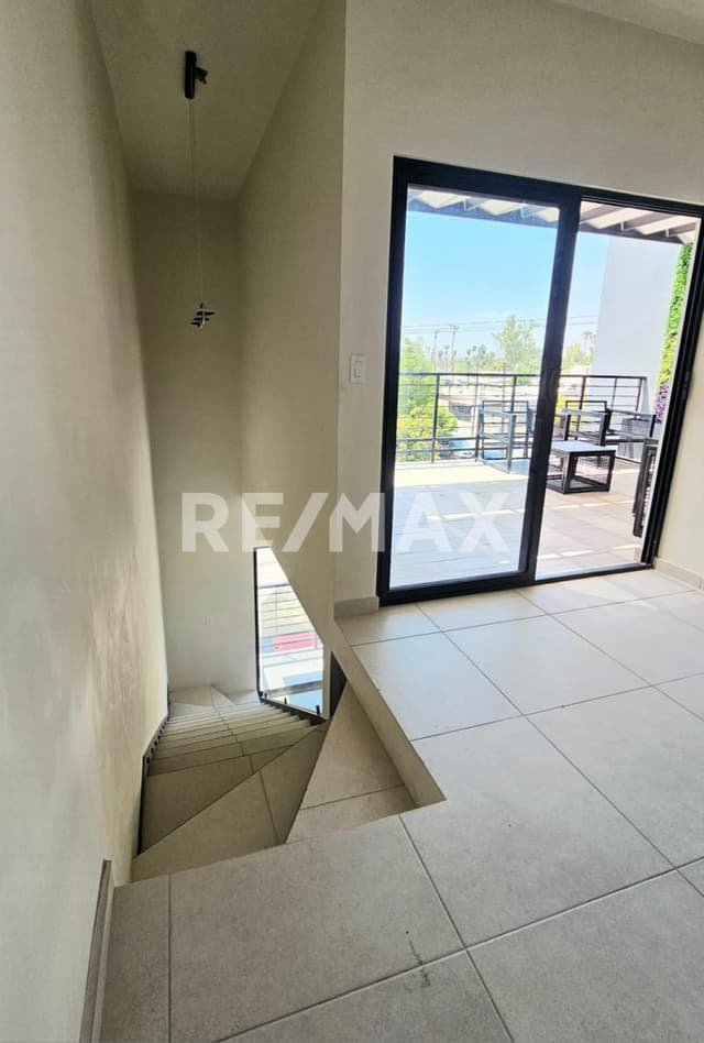 HAMBURGO MODELO LUCCA