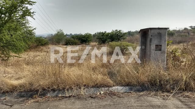 Terreno en venta en Fraccionamiento Club de Golf Santa Fe – Xochitepec, Morelos