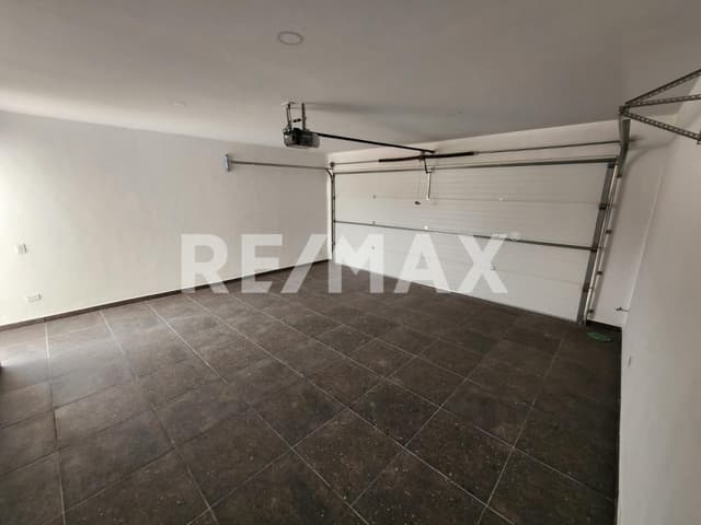 CASA EN VENTA EN PUNTA PIEDRA ENSENADA