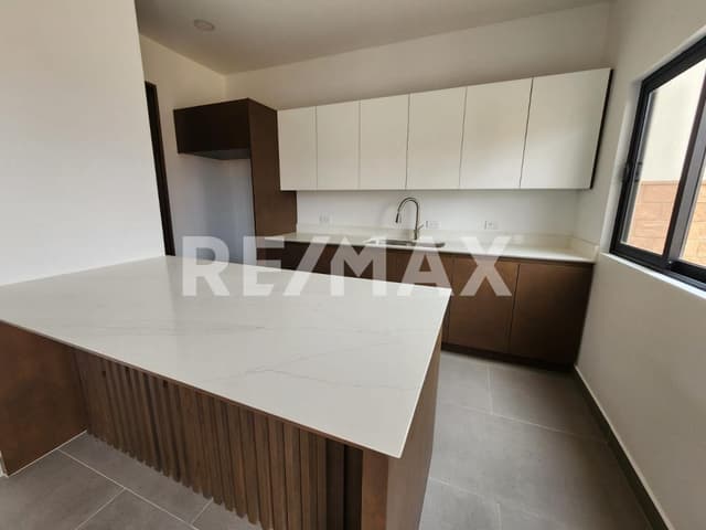 CASA EN VENTA EN PUNTA PIEDRA ENSENADA