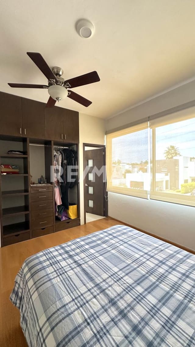 Venta de Residencia Familiar en Exclusivo Fraccionamiento Privado, jiutepec, Morelos...Clave 5798