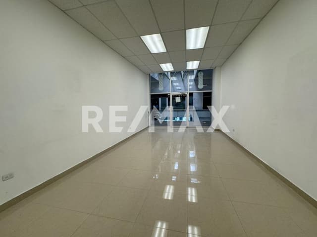 LOCAL EN VENTA EN PLAZA ADANA SOBRE AREA COMERCIAL