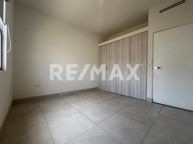 RESIDENCIAL CORSICA - CASA EN RENTA