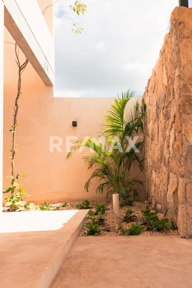 Residencia Moderna en Conkal con Alberca y Entrega Garantizada