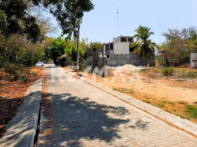 Terreno en Venta – Fraccionamiento Bacocho, Puerto Escondido, Oaxaca