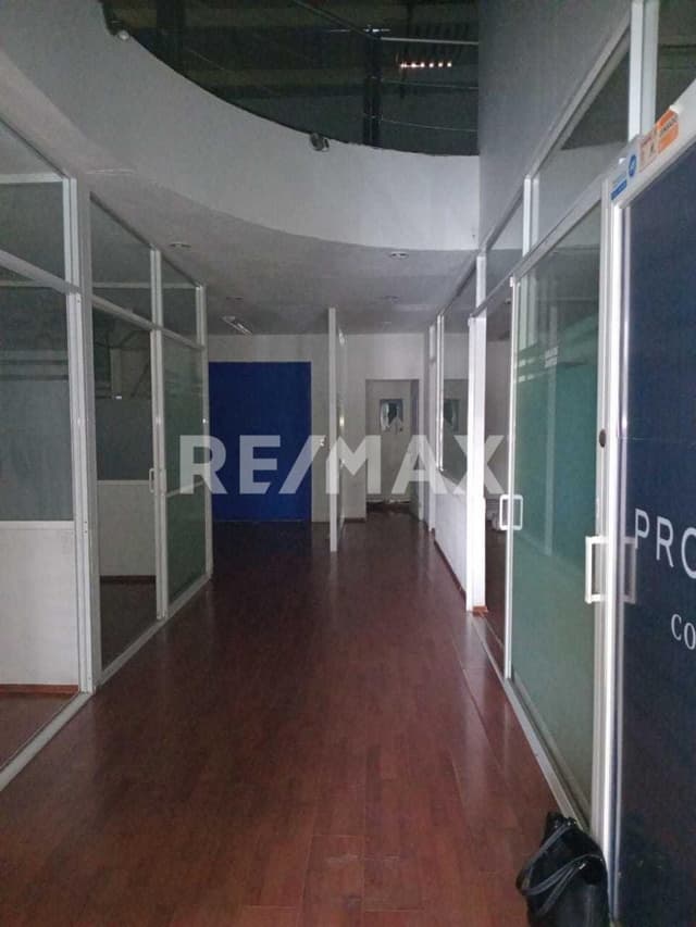 Local Comercial en Renta, Plaza Mayor, Leona Vicario, Metepec, Estado de México.