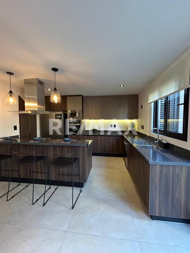 Venta de Casa con amenidades premium en Queretaro zona Campanario Norte