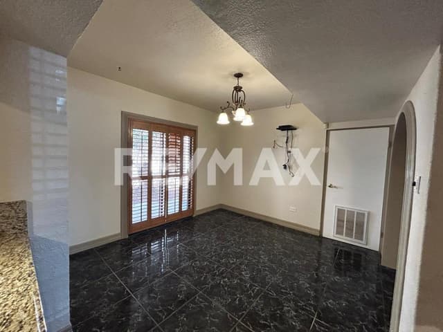 AMPLIA RESIDENCIA EN VENTA EN COUNTRY RAQUET CLUB