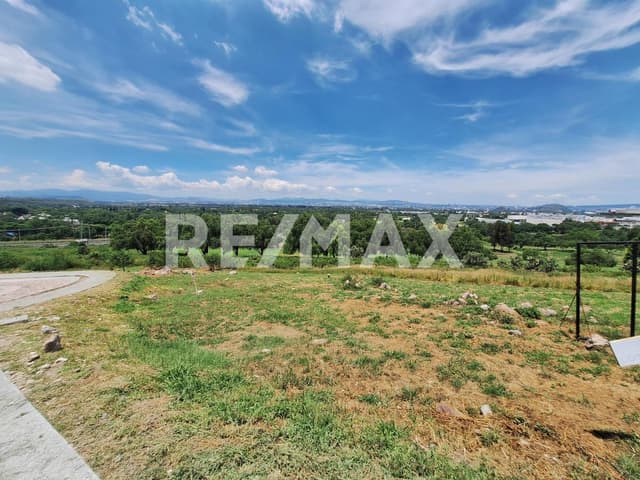 TERRENO EN VENTA EN FRACCIONAMIENTO BALVANERA POLO & COUNTRY CLUB