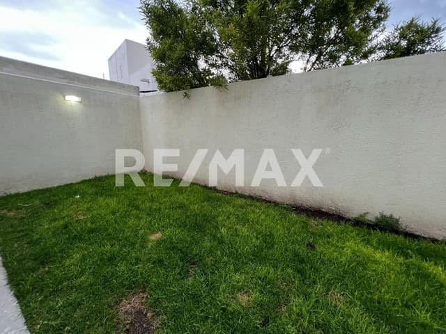 CASA EN RENTA EN CONDOMINIO ZIBATÁ EL MARQUES