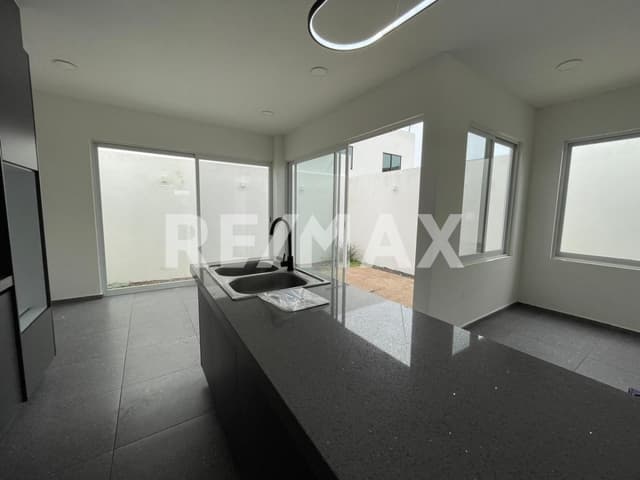 CASA EN VENTA EN SAN FERNANDA PLUS