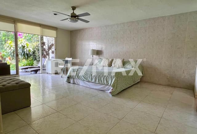 Casa sola en excelente ubicación, Col. Tlaltenango, Cuernavaca, Morelos...Clave 5827