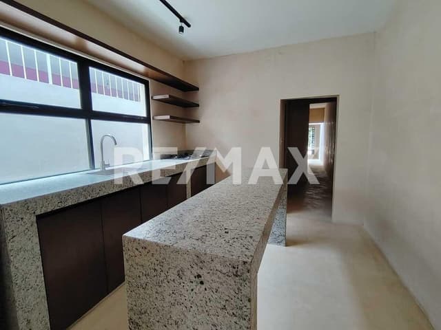 Residencia Colonial Contemporánea en el Corazón de Mérida