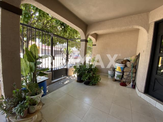 Casa en venta en colonia Olivares de Hermosillo, Sonora