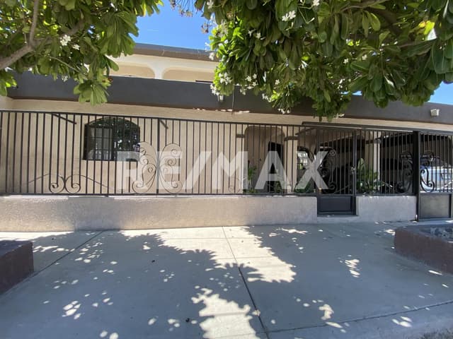 Casa en venta en colonia Olivares de Hermosillo, Sonora