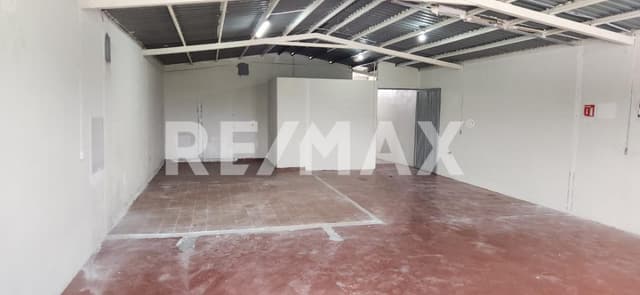 Bodega Comercial en Renta frente a zona médica – Guadalupe, Col. Jardines de San Rafael