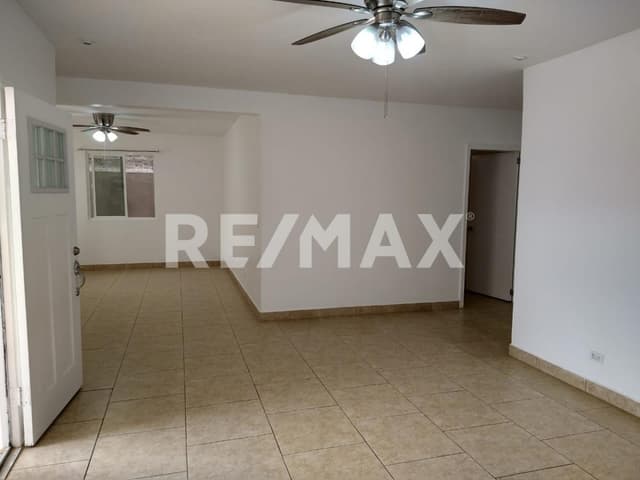 Casa en renta en Playas de Rosarito – ¡Espaciosa, cómoda y cerca del mar!