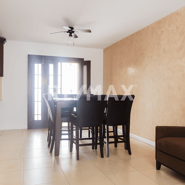 CASA EN RENTA AMUEBLADA EN HACIENDA DE LAS LAJAS, $18,500