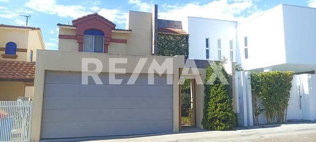 Casa en Renta Urbi Quinta Versalles, Tijuana