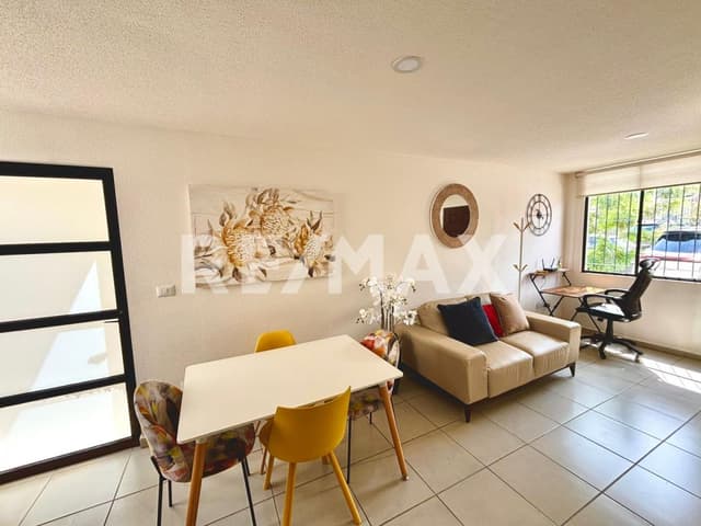 Renta de Casa Amueblada en Capital Sur El Marqués