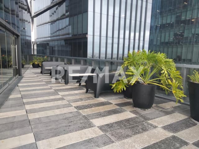 RENTA OFICINA AMUEBLADA LEVEL JURICA QUERETARO