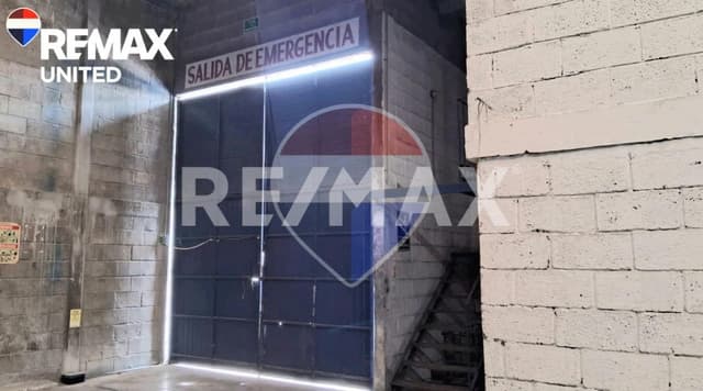 RENTA DE BODEGA EN ZONA INDUSTRIAL Y COMERCIAL