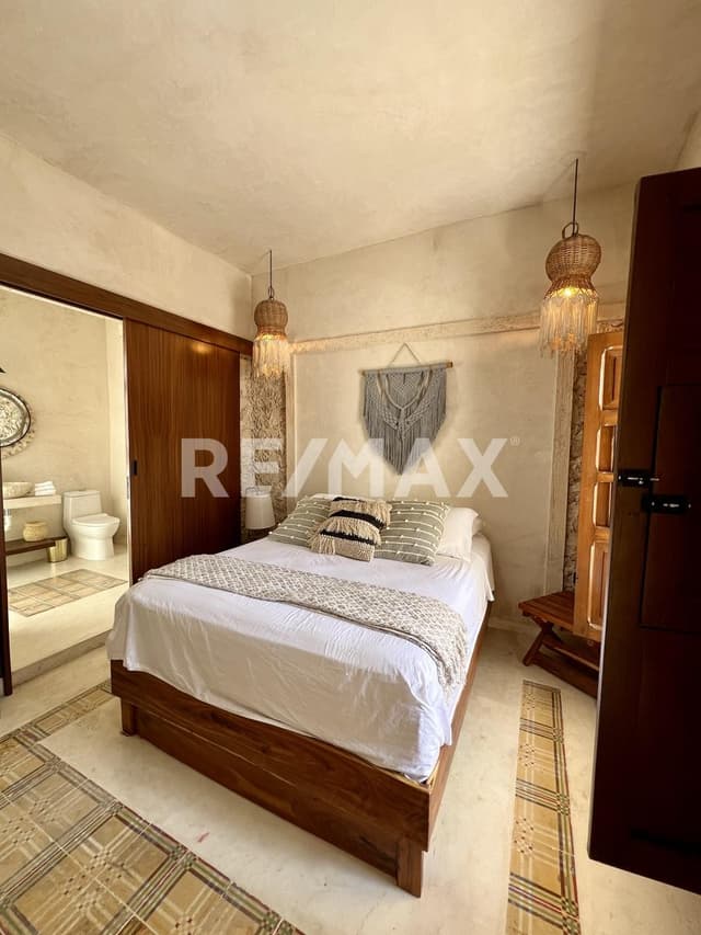 Venta de casa restaurada, amueblada, equipada y piscina en el centro de Mérida.