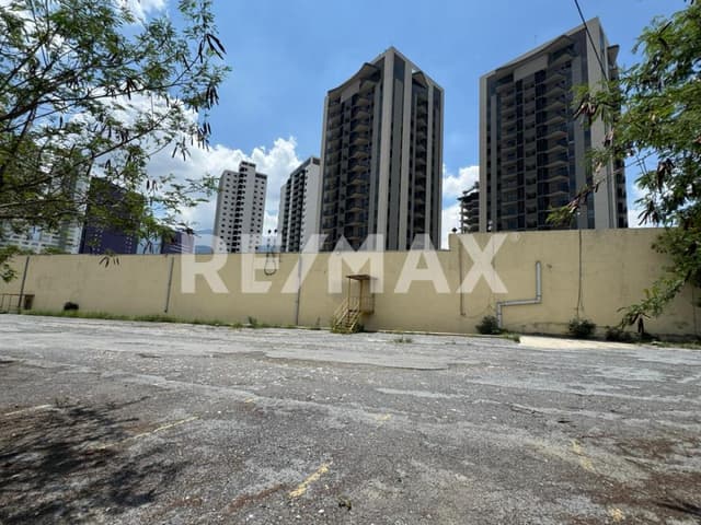 TERRENO EN RENTA USO COMERCIAL