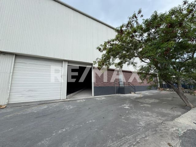 BODEGA USO COMERCIAL EN RENTA