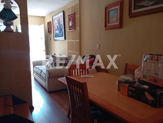 BONITA CASA EN PRIVADA CON JARDIN COMUN
