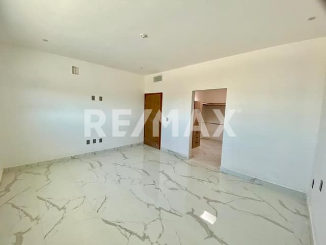 CASA EN VENTA EN QUINTAS LA CIMA