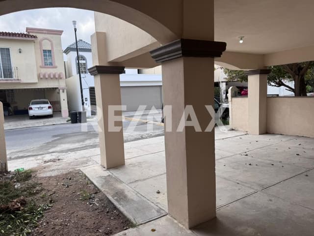 CASA EN VENTA EN FRACC. VISTA HERMOSA SEC. ESPAÑOL