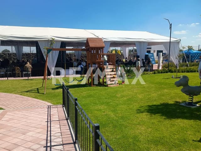 VENTA TERRENO CIUDAD MADERAS SUR 2