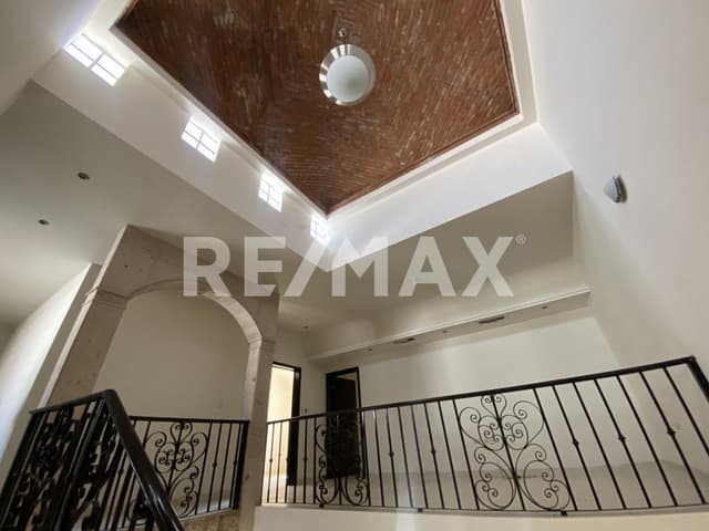 CASA EN RENTA EN LOS VIÑEDOS