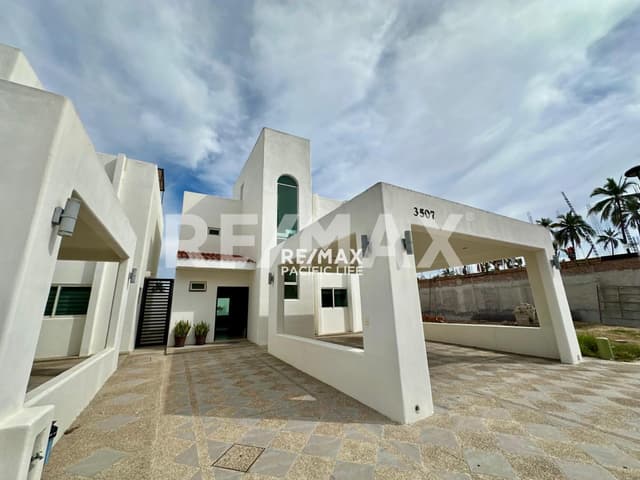 CASA EN VENTA EN PLAYA BRUJAS