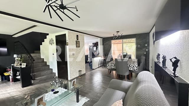 Venta de casa en la Col. La Parota, Cuernavaca, Morelos...Clave 6053