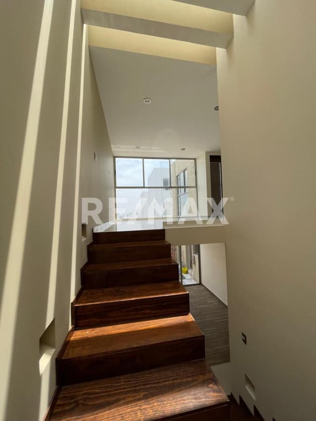 RCR CASA EN RENTA LUCEPOLIS MILENIO III