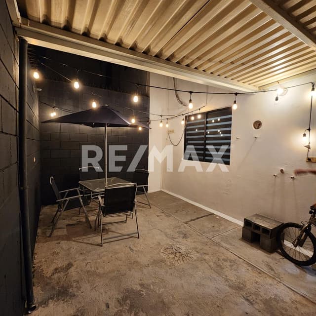 CASA EN VENTA REAL DE CUMBRES MONTERREY RECIEN REMODELADA