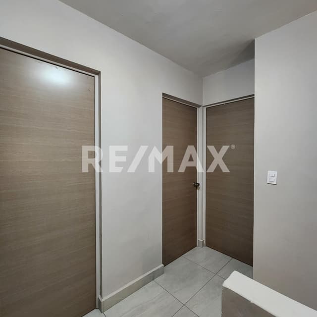 CASA EN VENTA REAL DE CUMBRES MONTERREY RECIEN REMODELADA