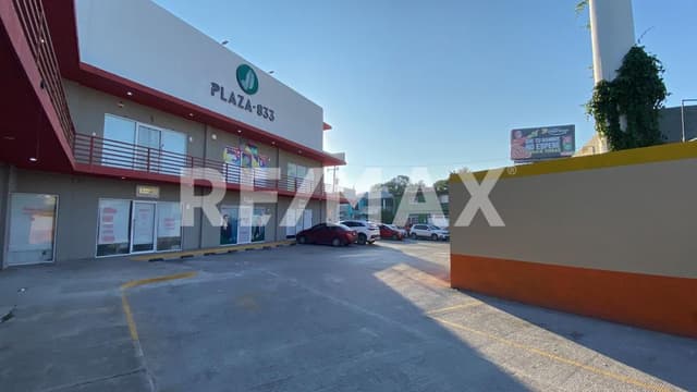 LOCAL COMERCIAL EN RENTA