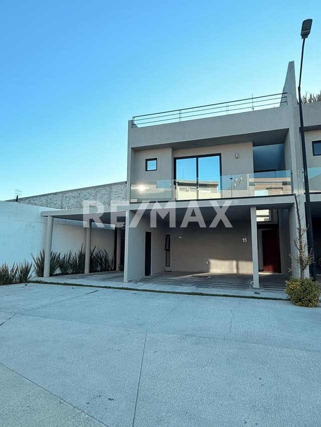 CASA EN VENTA EL REFUGIO