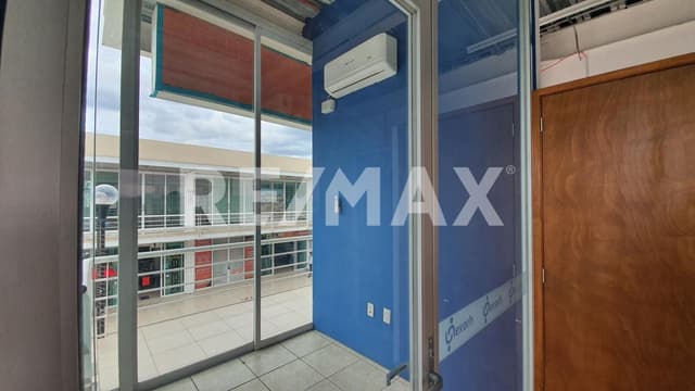 LOCAL COMERCIAL EN VENTA EN PIE DE LA CUESTA