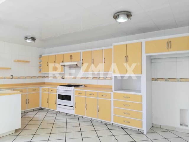 Casa Comercial en Renta, Col. Casa Blanca, Metepec, Estado de México